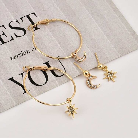 đź’•3/$30 Moon and Star Hoop Earrings - Picture 2 of 4